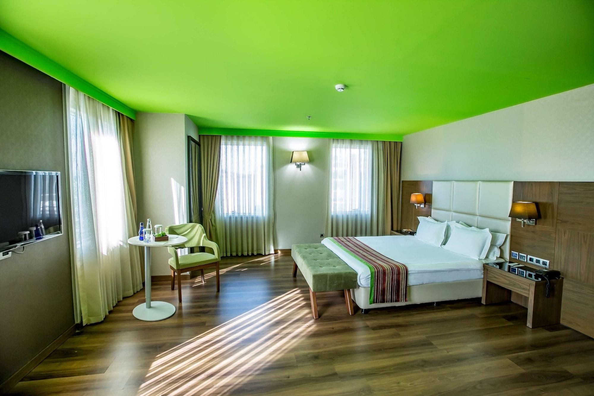 Park By Radisson Kavacik 4* Istanboel