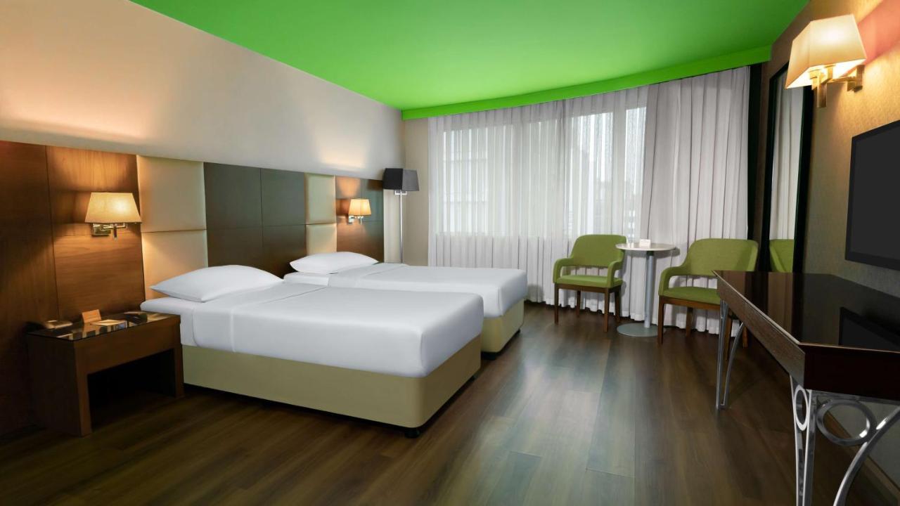 Park By Radisson Kavacik Hotel Istanboel