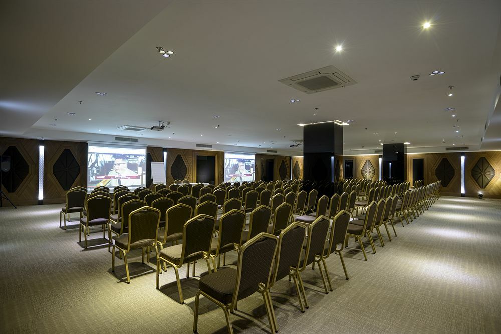 Hotel Park By Radisson Kavacik Istanboel
